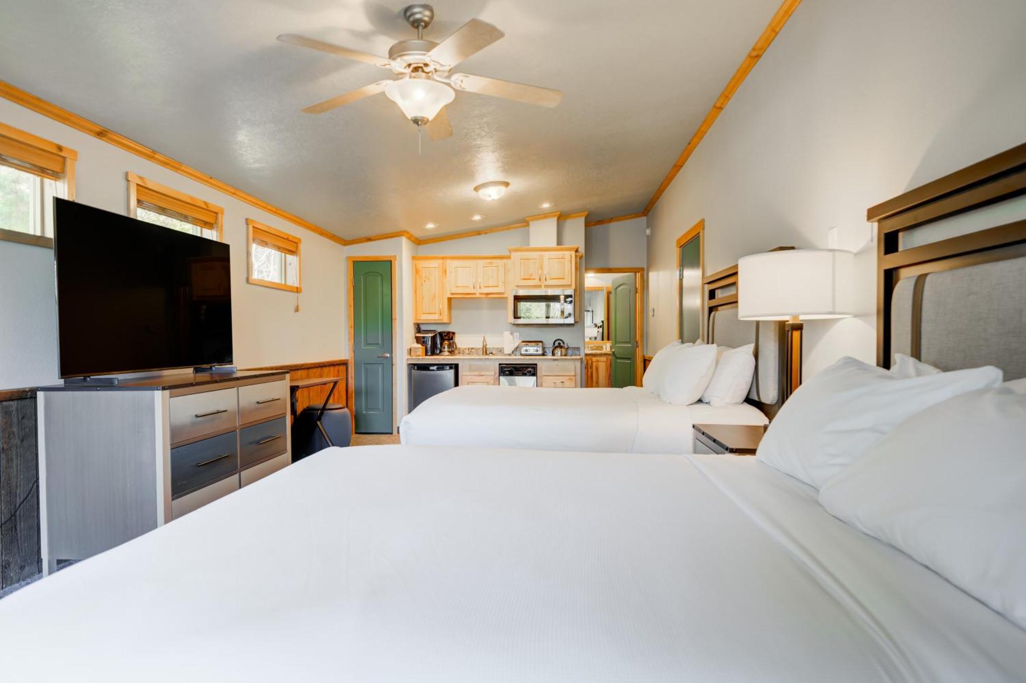 Explorer Cabins At Yellowstone West Yellowstone Exterior photo