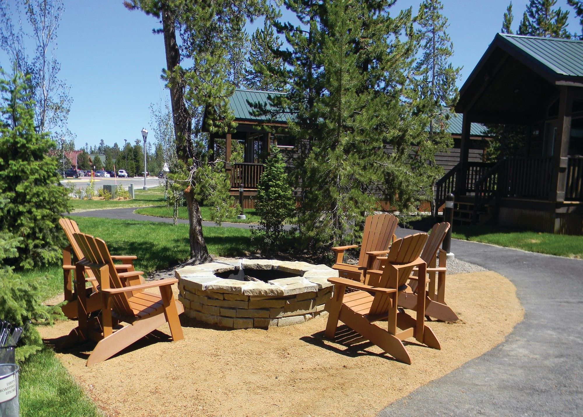 Explorer Cabins At Yellowstone West Yellowstone Exterior photo